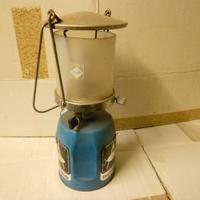 lampada e fornello a gas da campeggio anni 80