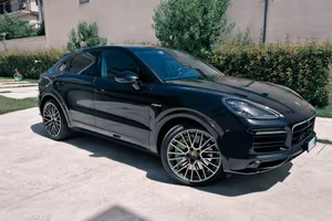 Porsche cayenne stupenda