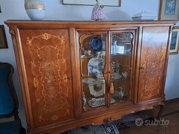 Mobile vetrinetta stile Chippendale