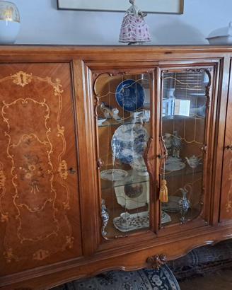 Mobile vetrinetta stile Chippendale