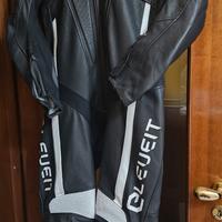 tuta moto più 2 caschi 