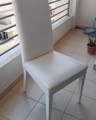 Sedia bianca moderna