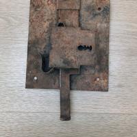 serratura veramente vintage in ferro battuto ,come