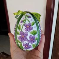 Uovo di Pasqua ricamato a mano punto croce 