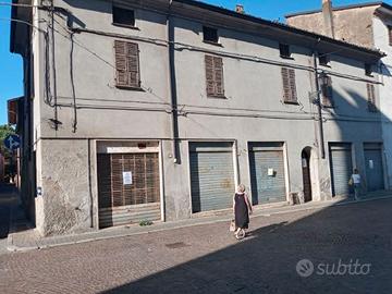 Casa indipendente su tre lati