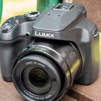 Macchina fotografica Panasonic dc-fz82d e omaggio