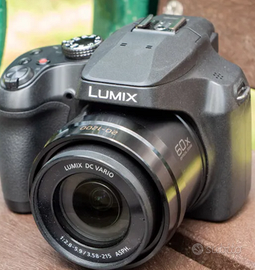 Macchina fotografica Panasonic dc-fz82d e omaggio