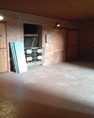 MAGAZZINO A LANGHIRANO