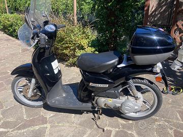 Scooter Aprilia Scarabeo