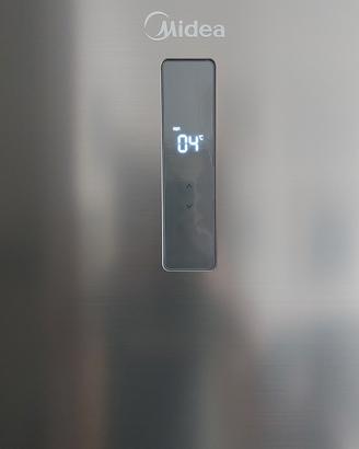 Nuovo frigorifero grigio combinato no frost