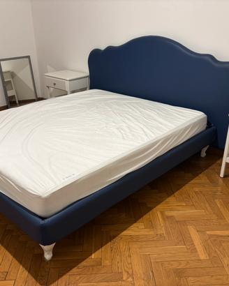 Letto matrimoniale - materasso memory - comodini