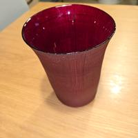Vaso in vetro rosso