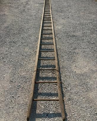 SCALA IN LEGNO 8,10 metri