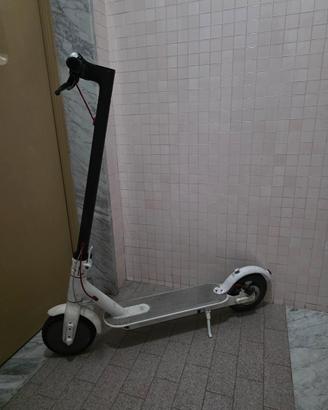 monopattino xiaomi m365 (DA RIPARARE) 