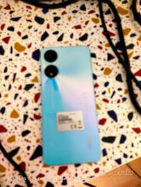 Oppo A78 5G, 128 GB di memoria, 4 GB di RAM, batte