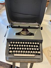 Macchina da scrivere Remington Deluxe