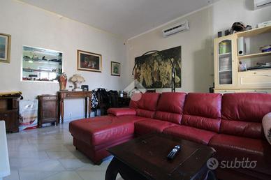 4 LOCALI A MORLUPO