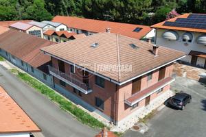 VILLA BIFAMILIARE CON MAGAZZINO