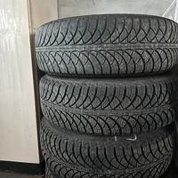 Gomme e cerchio Auto R15