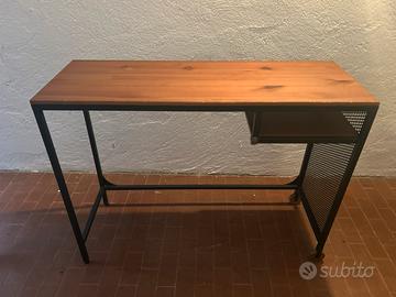 Scrivania Ikea