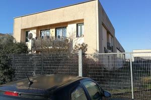 Capannone con appartamento