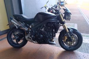 TRIUMPH Speed Triple 1050 SPEED TRIPLE 1050