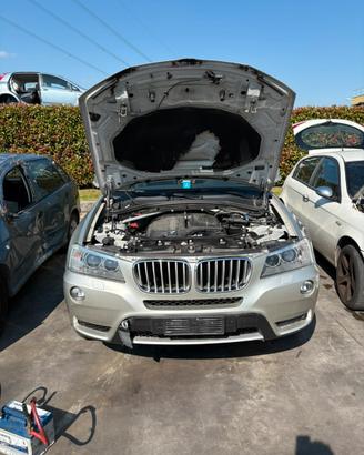 Bmw X3 del 2011 per ricambi(motore rotto)