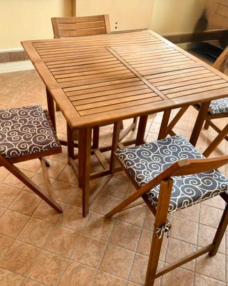 Tavolo in legno richiudibile con 4 sedie incluse