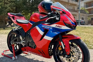 HONDA CBR 600 RR