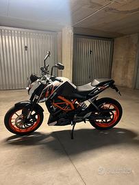 KTM Duke 390 ABS 2016