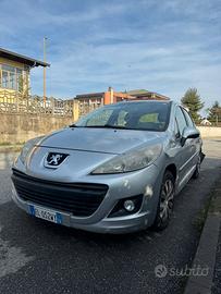 Peugeot 2007 incidentata