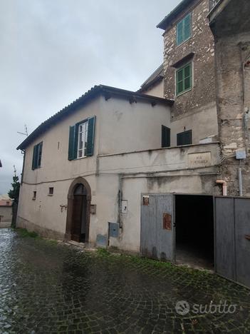 Semi-indipendente con terrazzo e garage