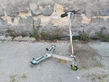 Monopattino a 3 ruote Razor PowerWing - Pieghevole