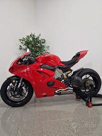 V4 3000 km solo uso pista no immatricolabile