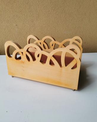 Fioriera in legno fatta a mano