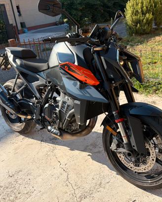 Ktm duke 990