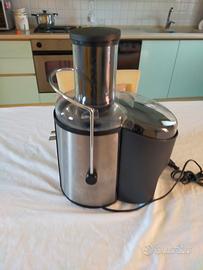 Estrattore per succhi frutta e verdura.