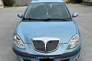 Lancia ypsilon 2006