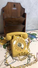 telefono vintage e cassetta posta