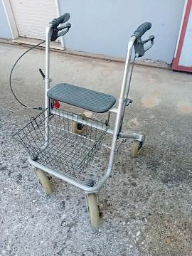 Carrello per anziani