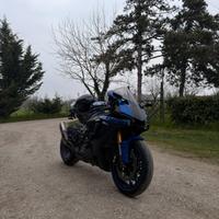 YAMAHA R1 2019