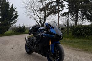 YAMAHA R1 2019