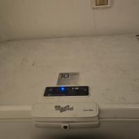 congelatore a pozzetto Whirlpool 