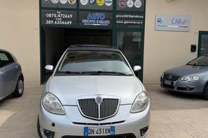 Lancia Ypsilon 1.4 16V Platino
