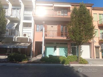 5 bilocali da 40 MQ cadauno con posto auto