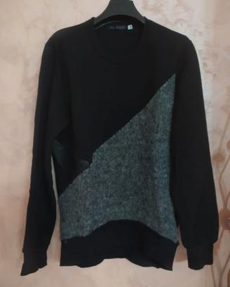 Maglia nera felpata uomo 100% cotone.