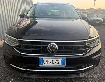 Volkswagen Tiguan 150 CV DSG Life