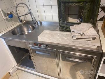 banco frigo con lavello