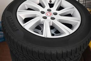 Set di 4 cerchi in lega Jaguar con pneumatic