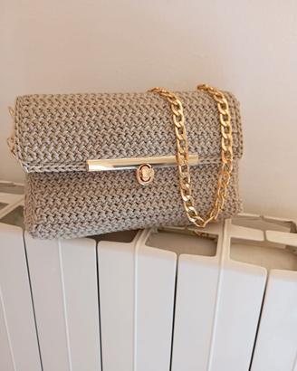 Pochette artigianale con rete canvas